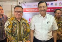 Ketua Bidang Komunikasi GAPKI, Tofan Mahdi dan Menko Luhut Binsar Pandjaitan. (Dok. GAPKI)