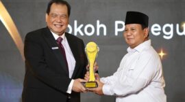 Menteri Pertahanan Prabowo Subianto mendapat penghargaan kategori 