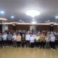 Badan Nasional Sertifikasi Profesi (BNSP) telah melaksanakan penandatanganan Surat Perjanjian Swakelola Program Sertifikasi Kompetensi Kerja (PSKK) di Grand Mercure Hotel Yogyakarta (22/5/24). (Doc.BNSP)