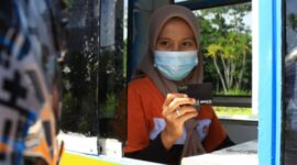 BRI melalui kartu elektronik BRIZZI menghadirkan solusi pembayaran non-tunai yang praktis untuk berbagai kebutuhan perjalanan, termasuk mempermudah transaksi selama perjalanan mudik. (Dok. BRI)