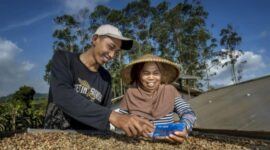 BRI meraih penghargaan Best SME Bank in Indonesia dalam ajang The Asian Banker (TAB) Global Excellence in Retail Finance Awards 2025 yang diselenggarakan di Tokyo, Jepang. (Dok. BRI)