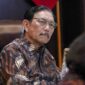 Luhut Pandjaitan memaparkan rencana gene bank kepada Presiden Prabowo di Jakarta. (Facebook.com @Luhut Binsar Pandjaitan)
