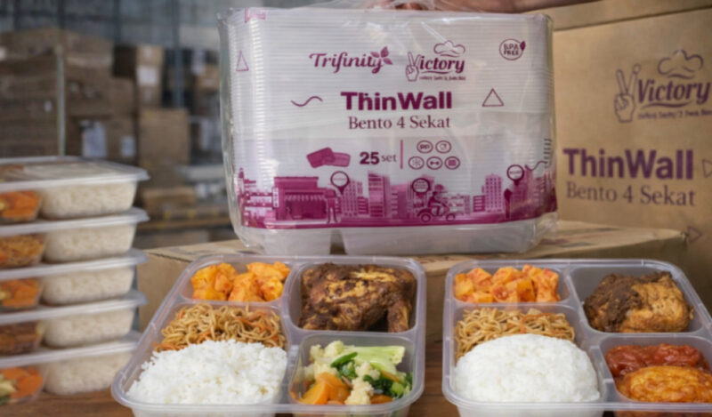 Efisiensi katering kini lebih mudah dengan Trifinity! Kemasan kokoh, mudah ditumpuk, dan aman di freezer. Solusi tepat untuk distribusi ribuan porsi acara besar.