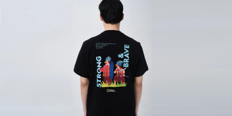 Memilih kaos branded memang bukan hanya soal merek saja, tetapi juga soal bahan, jahitan, dan ketahanan desain pada kaos tersebut. (Dok. Natgeostore.id)
