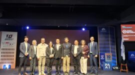 Merayakan Satu Dekade PAAI. Dari kiri ke kanan: Jonathan Septiadi, St Akromah, James Gwee, Henny Dondocambey, Wong Sandi Surya, Sandiaga Uno, M Idaham (ketua umum PAAI), Astuti Widyastuti, Aloysius Ronald. (Dok. PAAI)